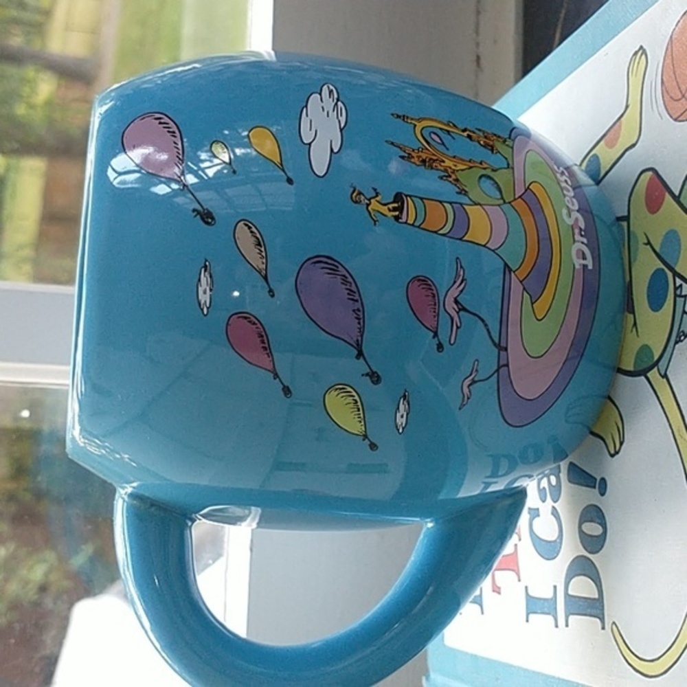 Dr. Seuss Mug "Oh The Places You'll Go" and 3 Dr. Seuss Beginner Books